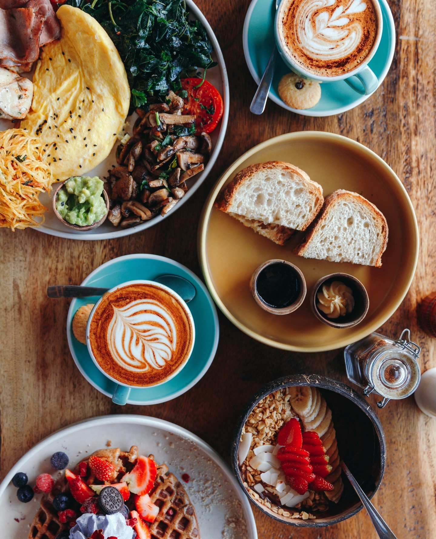 5 Best Seattle Brunch Spots to Try This Summer 🥞 The Pacific Northwest is home to some of the most crave-worthy food in the entire United States. So, it comes as no surprise that Seattle has evolved into a brunch haven of its own, too. From a shareable lamb chop burger to cereal-encrusted French toast, Seattle has no shortage of decadent brunch offerings that are sure to cater to every foodie and breakfast-lover, alike. Check out our list of brunch spots to try this summer at FabulousCalifornia.com.